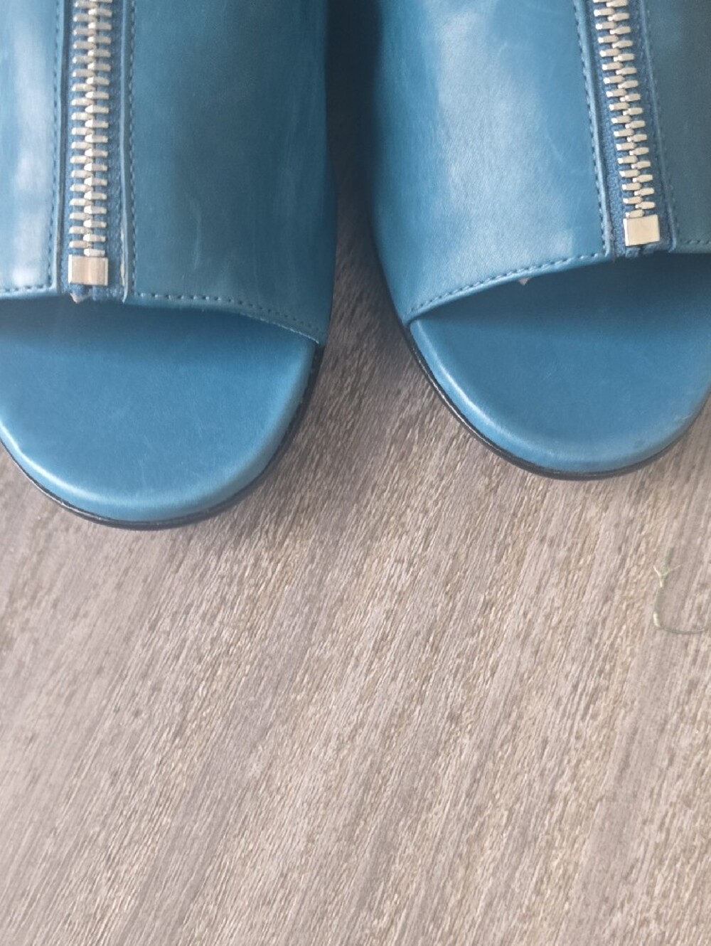 Like NewVia Spiga Blue Leather Slide Sandals with Silver Ring Zipper - Picture 7 of 11